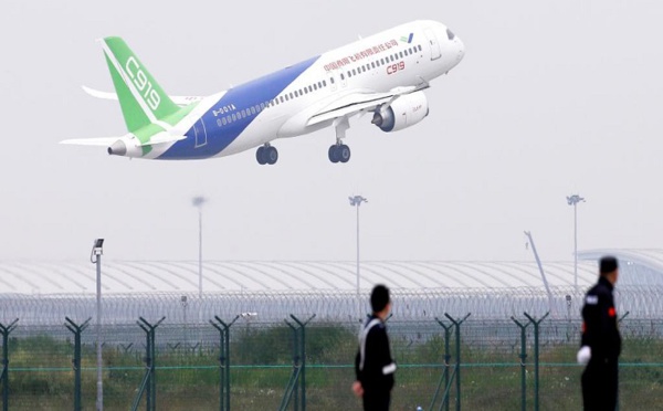Aéronautique: le premier moyen-courrier «made in China» prend son envol