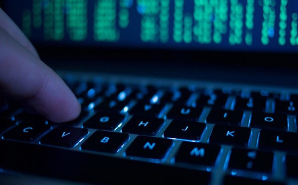 Présidentielle 2017: les «Macronleaks» font la une des journaux américains