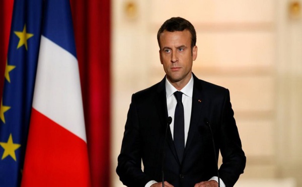Les défis d'Emmanuel Macron: un nouveau Premier ministre et une visite à Berlin