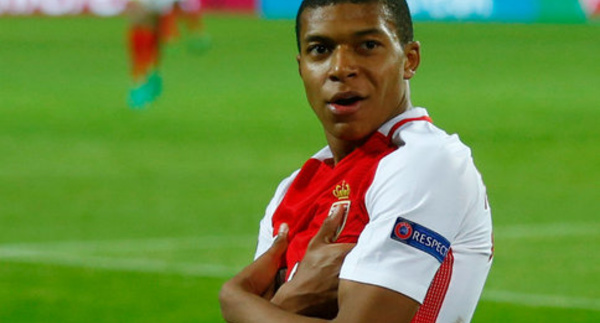 Mbappé va finalement rester à Monaco