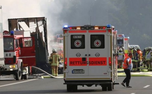 Allemagne: 30 blessés et 18 disparus dans l'incendie d'un bus