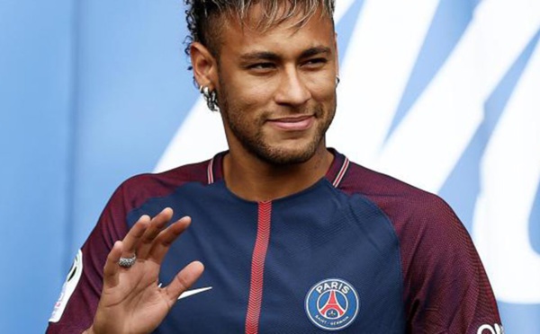 Regardez la vidéo de la présentation de Neymar au public du Parc des princes...