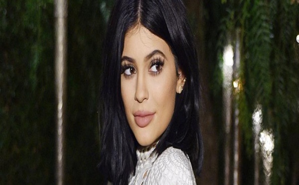 ​Kylie Jenner enceinte, le clan Kardashian la considère trop naïve pour être mère
