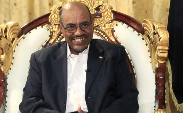 Omar el-Béchir en visite en Russie malgré les mandats d'arrêt internationaux