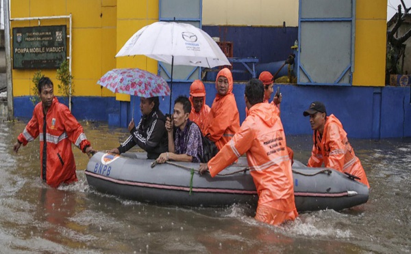 Glissements de terrain et inondations en Indonésie : au moins 19 morts