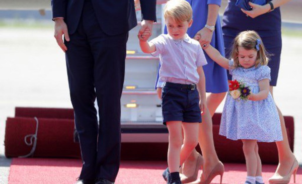 Un prêtre écossais prie pour que le prince George soit gay