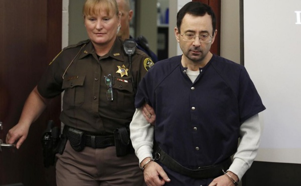 Poursuivi pour abus sexuels sur plus d'une centaine d'athlètes : Larry Nassar  écope de 40 à 175 années de prison