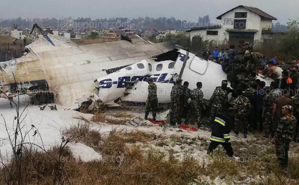 ​ Un avion de ligne s'écrase à Katmandou: au moins 40 morts