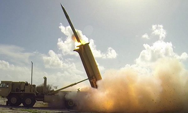La défense anti-aérienne saoudienne a intercepté un missile balistique tiré par les houthis yéménites