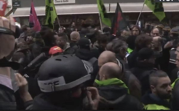 Suivez en Direct les protestations contre les réformes d'Emmanuel Macron à Paris