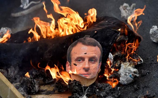 ​Nantes: le mannequin de Macron pendu et brûlé choque les élus LaREM