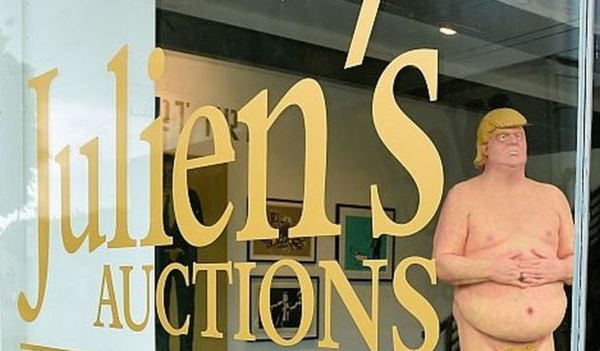 ​Une statue de Trump nu vendu à 28 000$