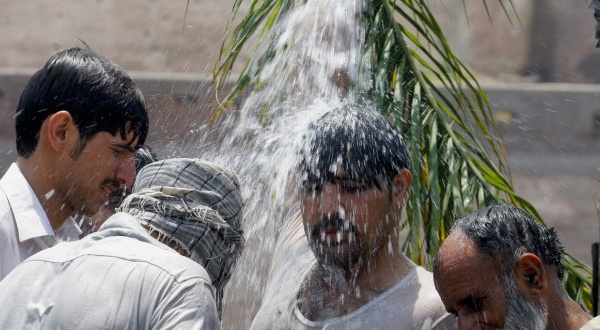 Vidéo - Comment les Pakistanais jeûnent sous une température de 44°