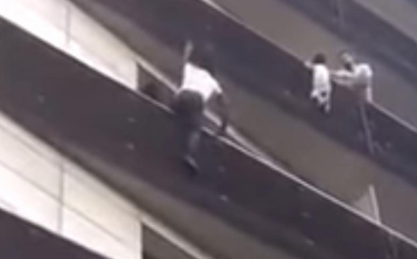 A Paris, un Malien sans papiers escalade un immeuble pour sauver un enfant