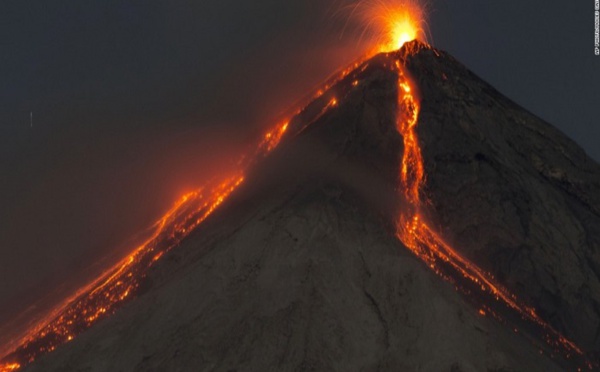 Eruption au Guatemala : 69 morts et des cendres à perte de vue
