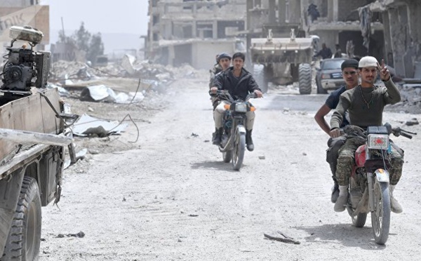 Syrie: 18 réfugiés trouvent la mort dans des frappes de la coalition US, selon Sana