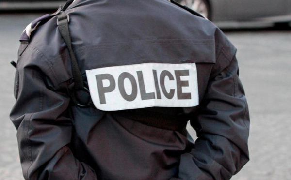 URGENT - Une femme crie «Allah akbar» et agresse deux personne à...