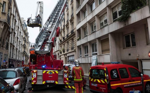 ​Paris : les pompiers évacuent trois habitants d’un immeuble en feu