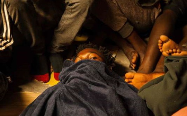 Migrants : le navire « Lifeline », qui devait rejoindre Malte, reste bloqué en mer