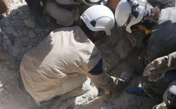 Syrie: 800 casques blancs et leurs familles évacués par Israël