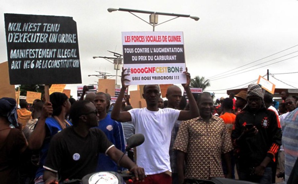 La répression d'une manifestation à Conakry provoque la colère des syndicats
