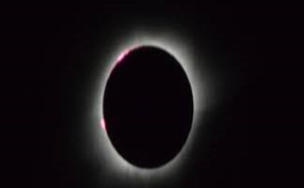 Les premières images de l'éclipse de Lune la plus longue du siècle