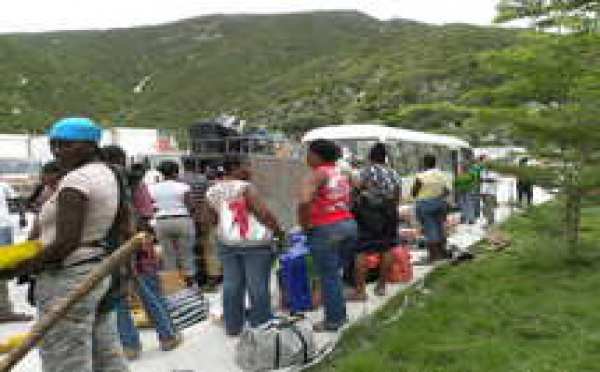 Chili, Haïti, Sénégal : Sur et Sous La Terre Mère, Nous ne Sommes Jamais Seuls