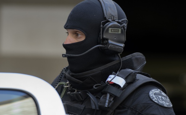 ​Trappes: Deux morts et au moins deux blessés dans une attaque au couteau, Daesh revendique l'attaque