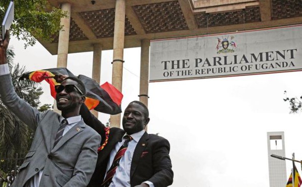 ​Bobi Wine "accusé de trahison"