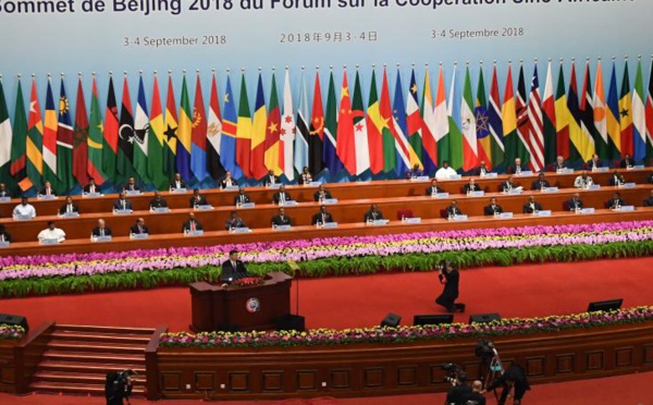 ​La Chine promet 60 milliards de dollars d'aide "sans conditions" à l'Afrique