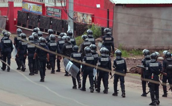 Peur et regain de violence au Cameroun