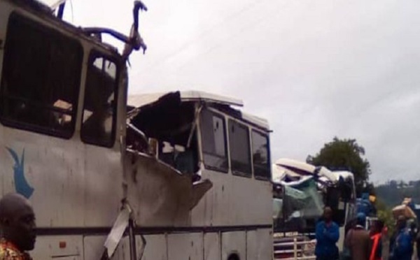 ​Un convoi de bus attaqué au Cameroun
