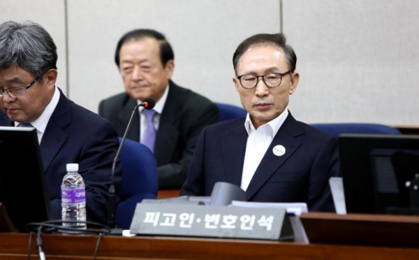 Corée du Sud: l'ex-président Lee Myung-bak condamné à 15 ans de prison