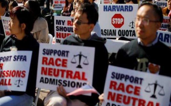 Discrimination : Harvard accusée de sous-noter les étudiants américains d’origine asiatique