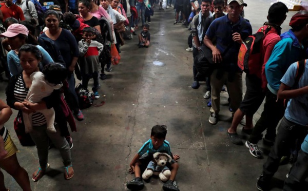 La caravane de migrants en route vers les Etats-Unis suscite la colère de Trump