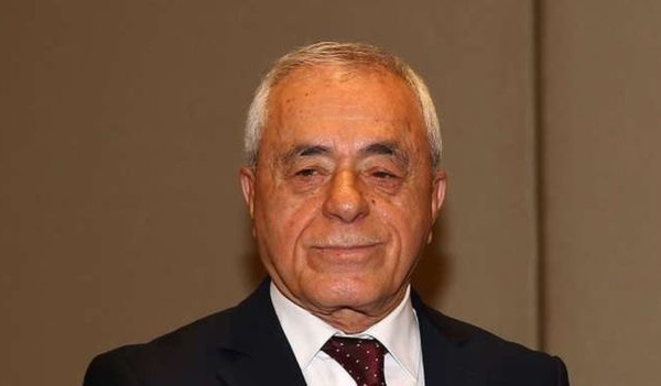 Parlement bicéphale et menace de démission collective en Algérie