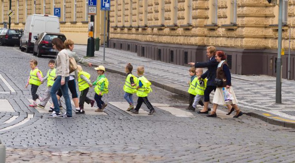 Parce qu’ils portaient des gilets jaunes, des enfants en sortie scolaire placés 24h en garde à vue