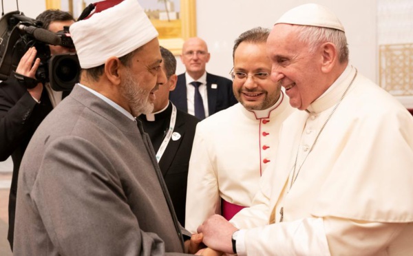 Le pape François à Abou Dhabi pour promouvoir le dialogue interreligieux