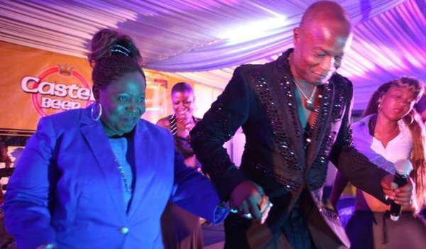 Koffi Olomidé sera jugé en France pour "agressions sexuelles