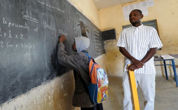 Des enseignants en sit-in pour réclamer leur engagement à la fonction publique ont été dispersés