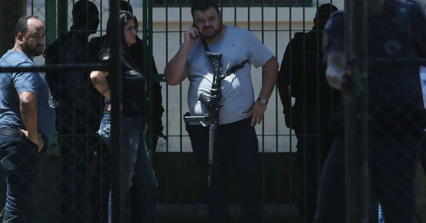 Drame au Brésil: deux adolescents tuent 6 personnes dans une école avant de se suicider