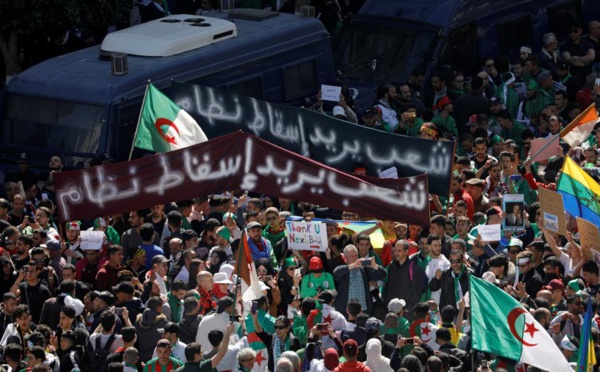 Algérie: forte mobilisation pour un vendredi test contre Bouteflika