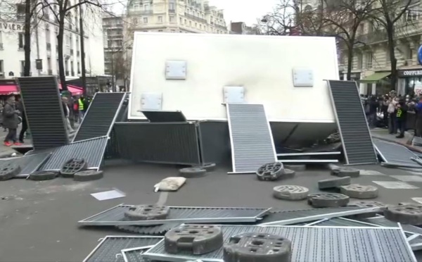 #GiletsJaunes: premiers affrontements notés à Paris pour le 18e rassemblement