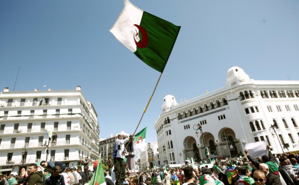 Algérie: une journée test pour les autorités après la démission de Bouteflika