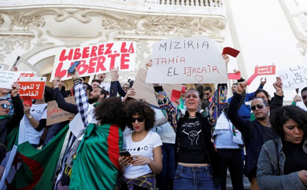 Les Tunisiens timides sur le soulèvement algérien