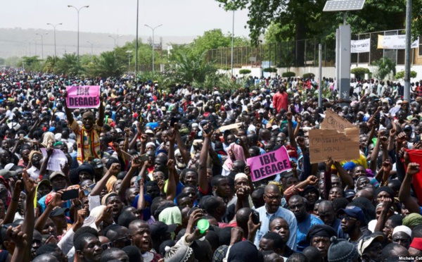 Manifestation à Bamako: un policier blessé et une dizaine de manifestants interpellés