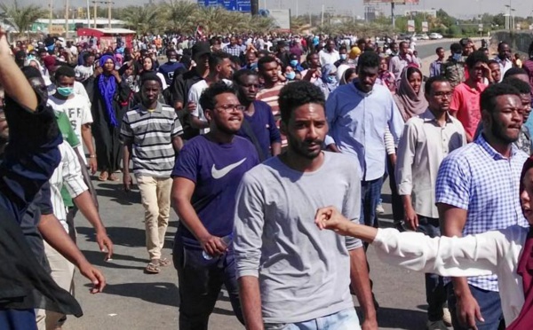 Soudan : un mort dans de nouvelles manifestations pour demander le départ du président Omar el-Béchir