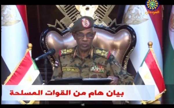 Soudan: le général Awad Benawf à la tête du Conseil militaire de transition
