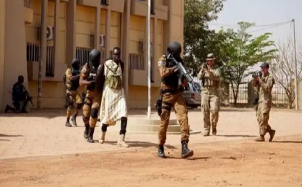 Urgent-Burkina: six morts dans l'attaque d'une église catholique dans le nord