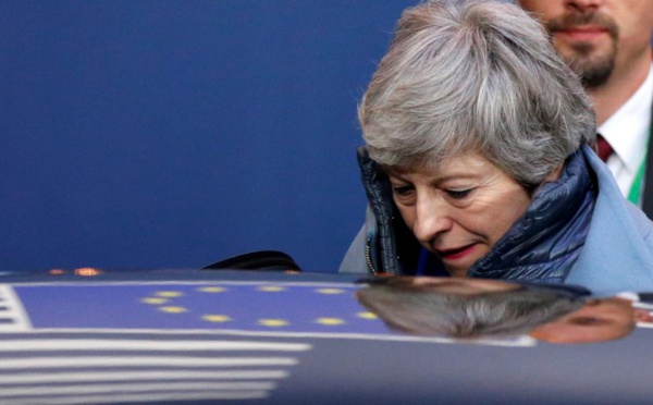 Royaume-Uni: fragilisée, Theresa May pourrait démissionner